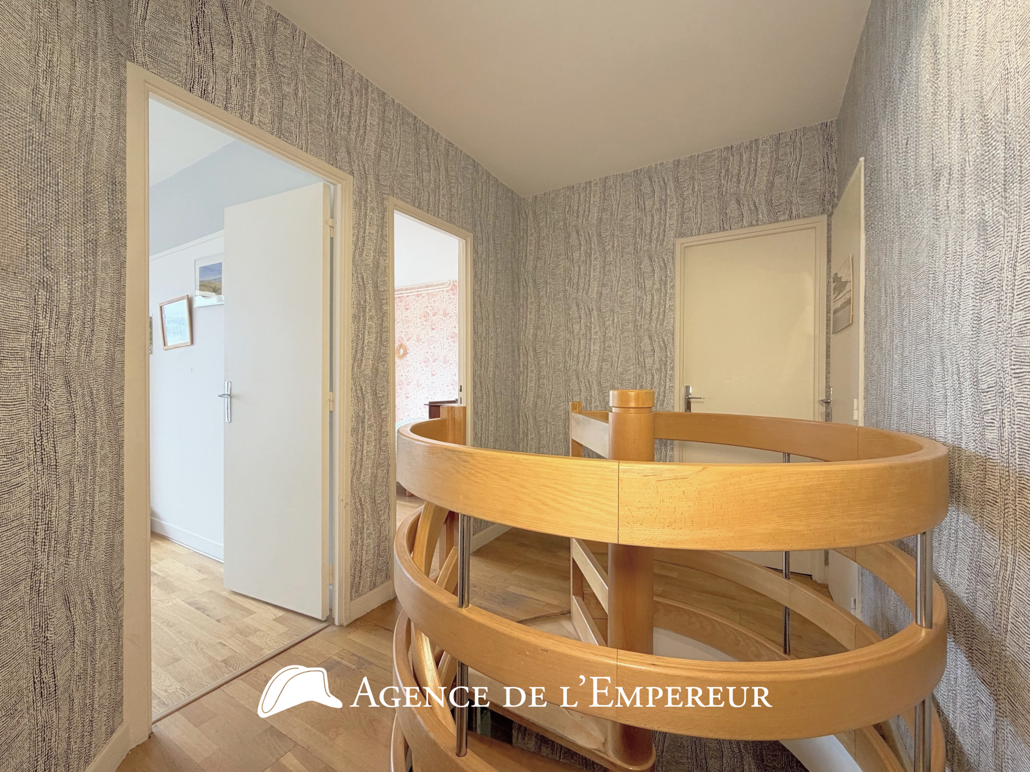 Appartement 5 P - 3 CH (possible 4) - 112 m2 Carrez - Jardin et terrasse - Résidence ' Les Terrasses de Rueil - 24