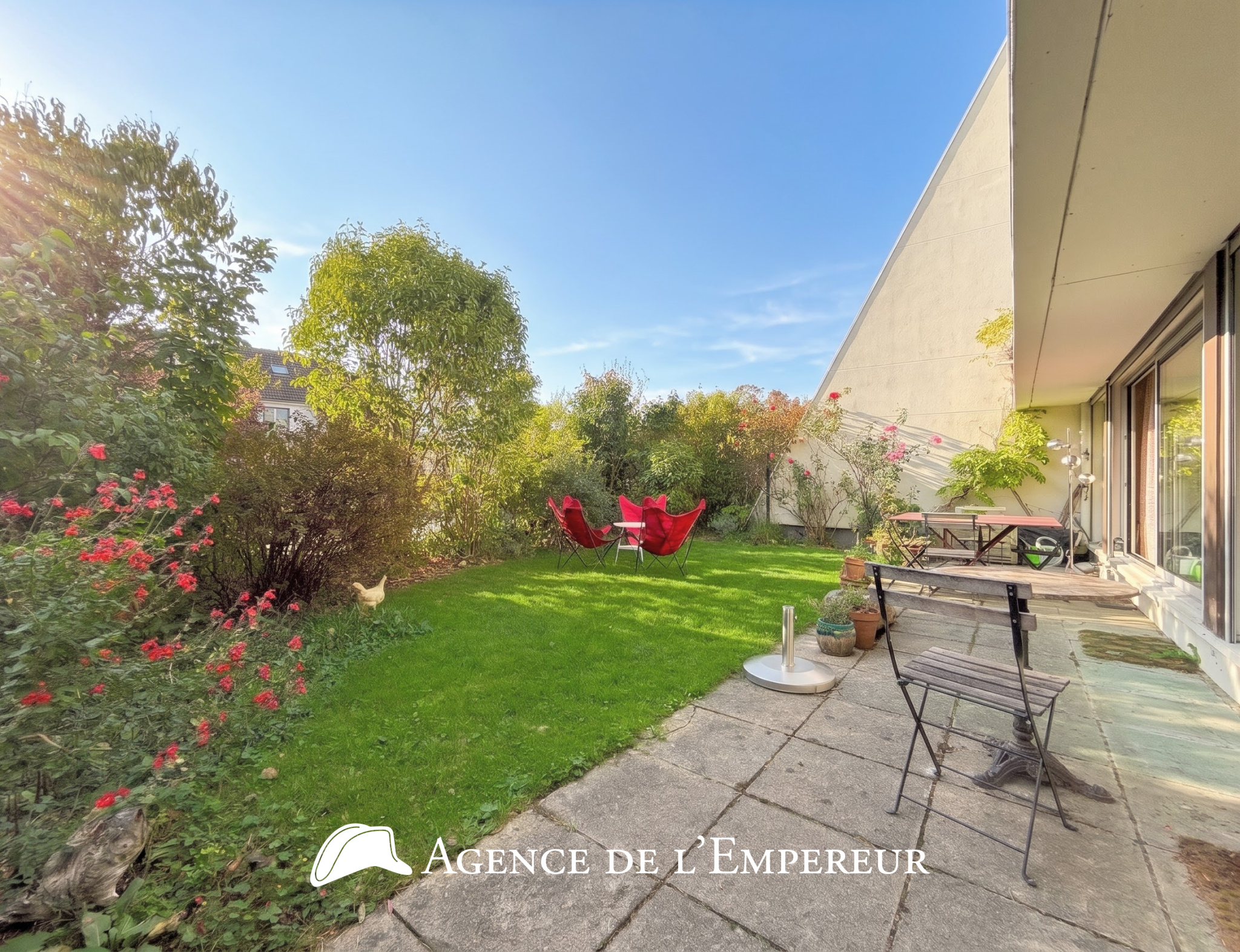 Appartement 5 P - 3 CH (possible 4) - 112 m2 Carrez - Jardin et terrasse - Résidence ' Les Terrasses de Rueil - 26