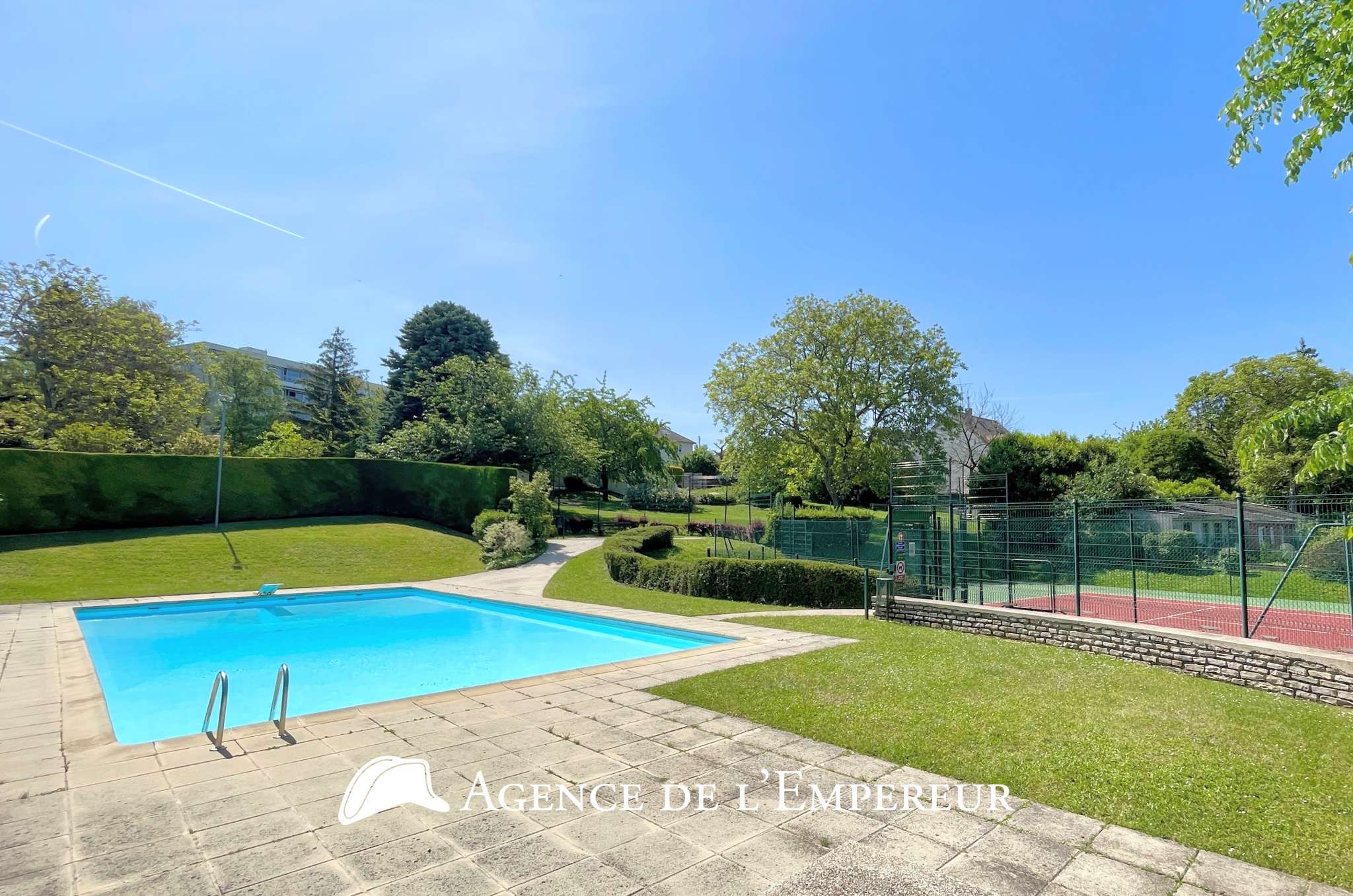 Appartement 5 P - 3 CH (possible 4) - 112 m2 Carrez - Jardin et terrasse - Résidence ' Les Terrasses de Rueil - 7
