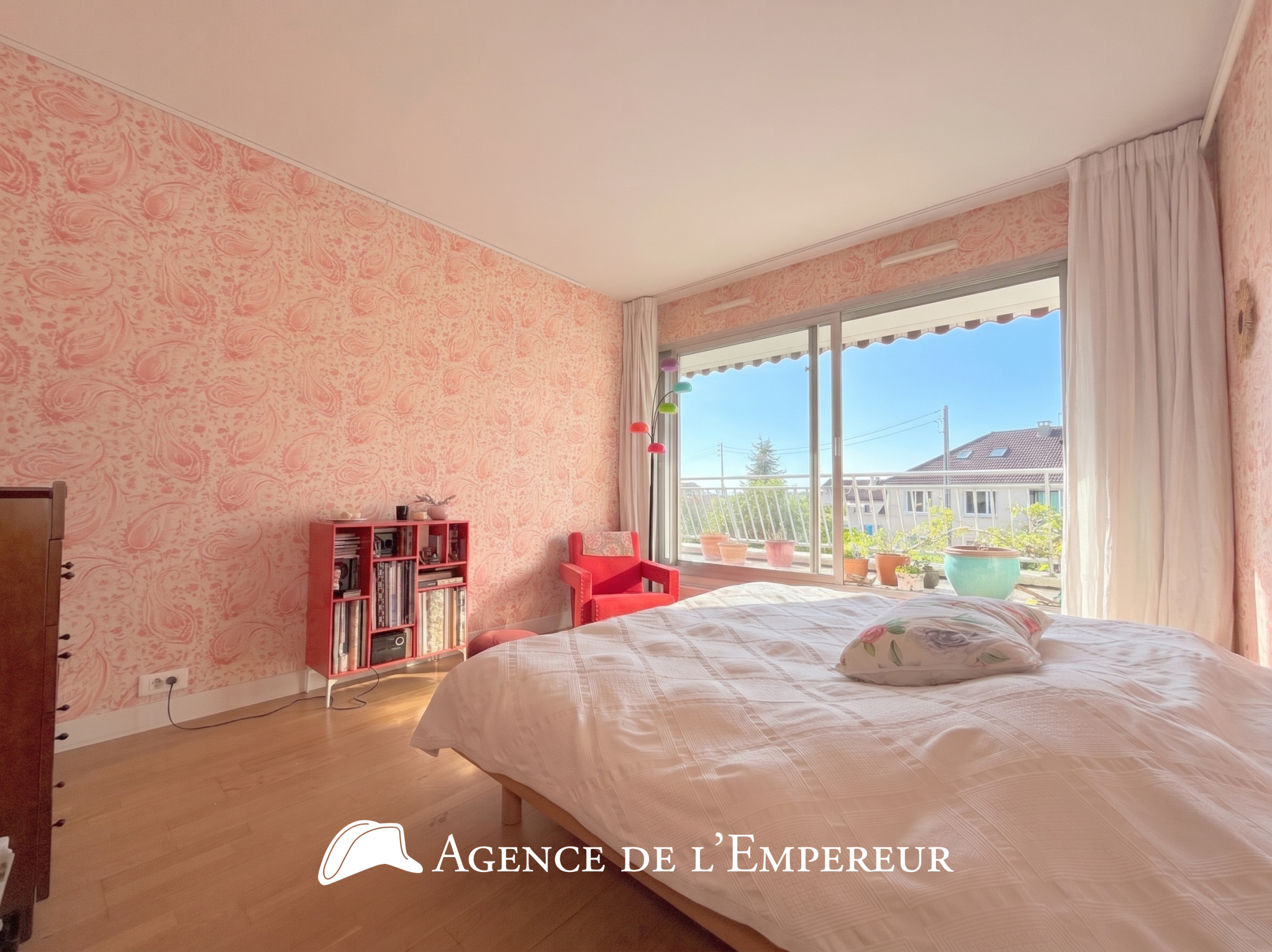 Appartement 5 P - 3 CH (possible 4) - 112 m2 Carrez - Jardin et terrasse - Résidence ' Les Terrasses de Rueil - 17