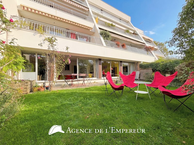 Appartement 5 P - 3 CH (possible 4) - 112 m2 Carrez - Jardin et terrasse - Résidence ' Les Terrasses de Rueil