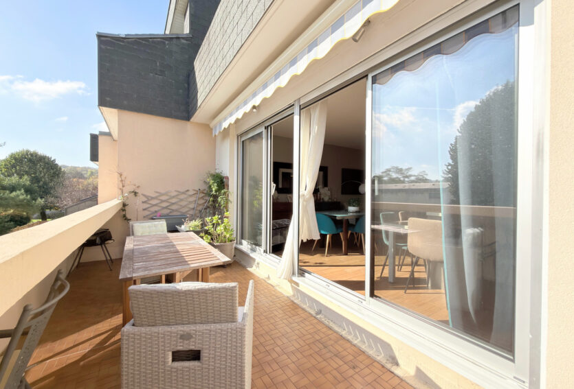 Appartement 4 pièces avec terrasse et box