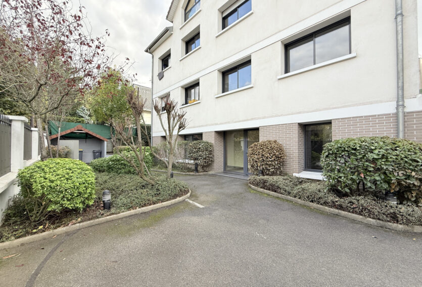 Rueil limite Suresnes