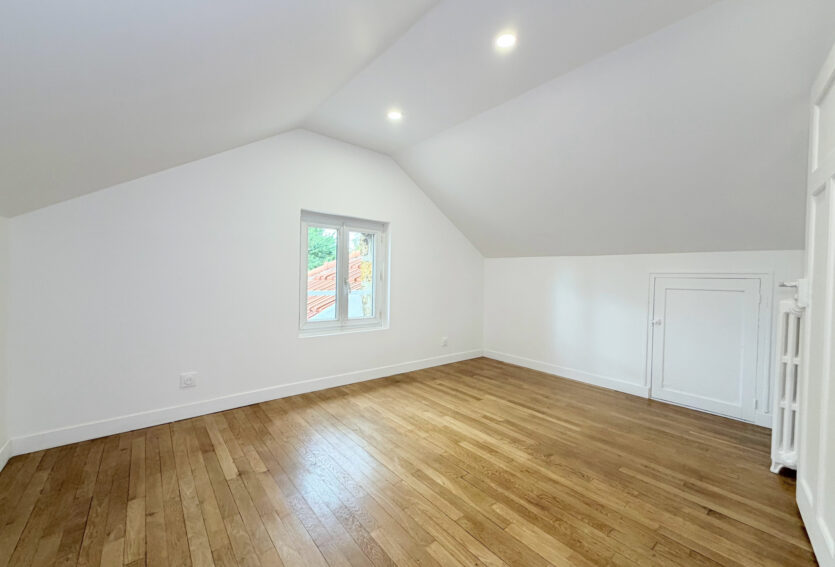 Maison familiale 5 chambres – jardin – 3 box – Rueil Malmaison