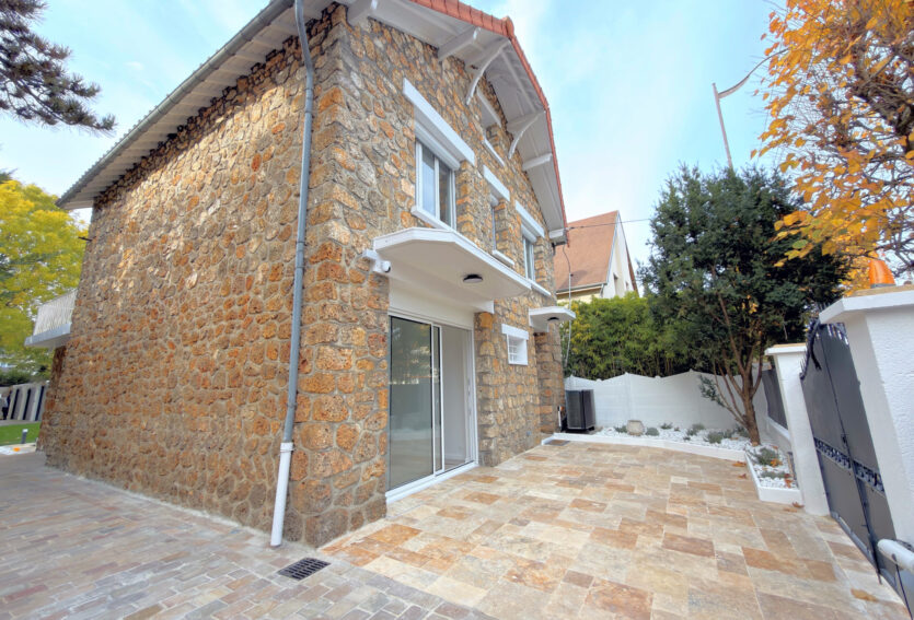 Maison familiale 5 chambres – jardin – 3 box – Rueil Malmaison