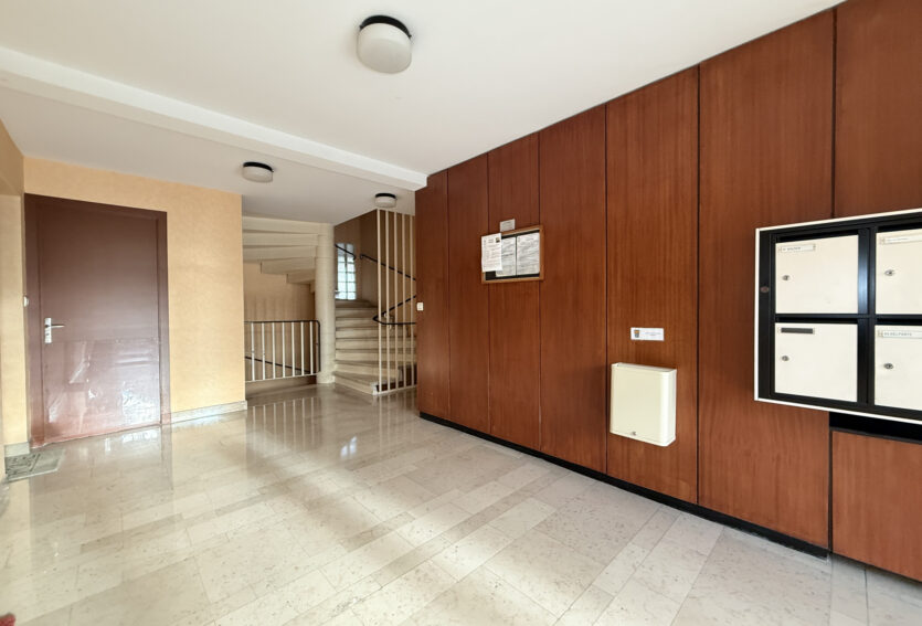 3 pièces traversant à Buzenval avec parking et cave