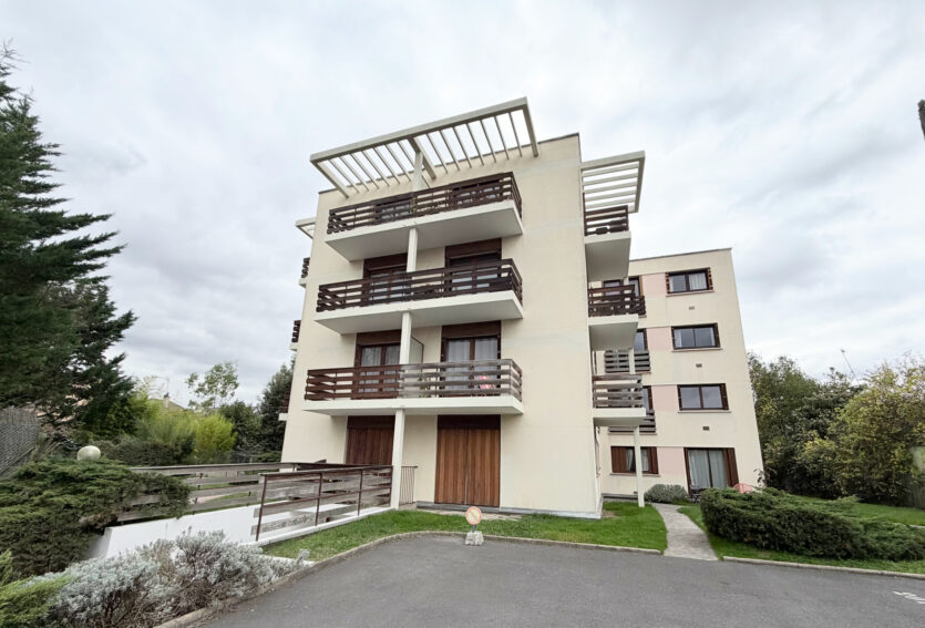 T1 LOCATION 28,82 m2, loué meublé avec parking et cave