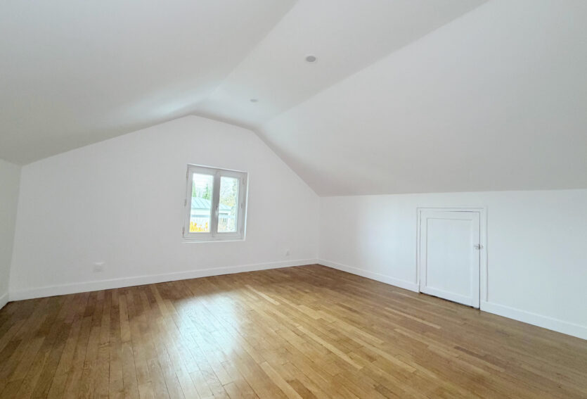 Maison familiale 5 chambres – jardin – garages – Rueil Malmaison