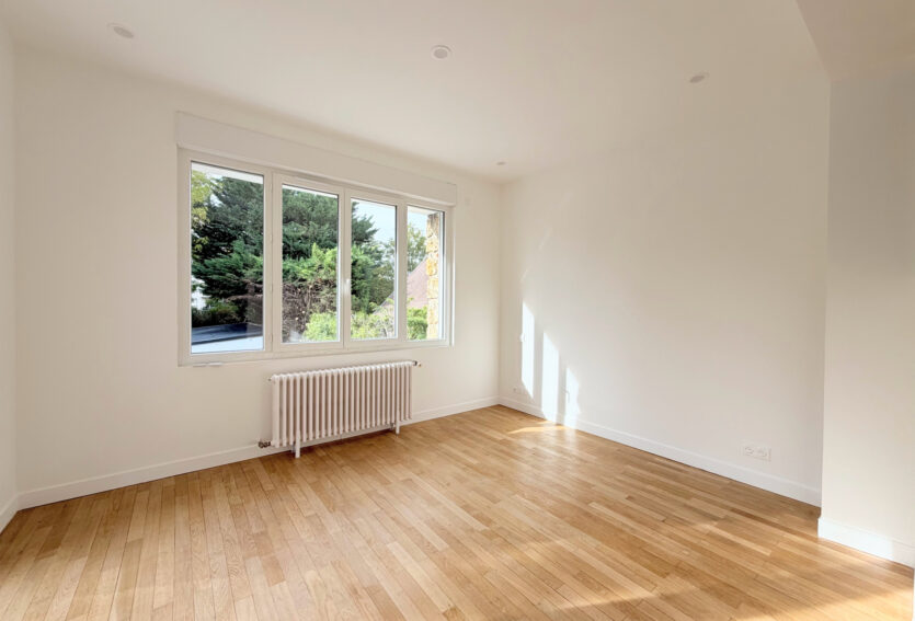 Maison familiale 5 chambres – jardin – garages – Rueil Malmaison