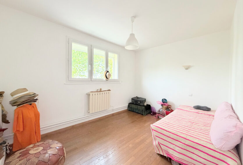 Maison familiale non mitoyenne de 140 m2 habitables, 4 chambres,