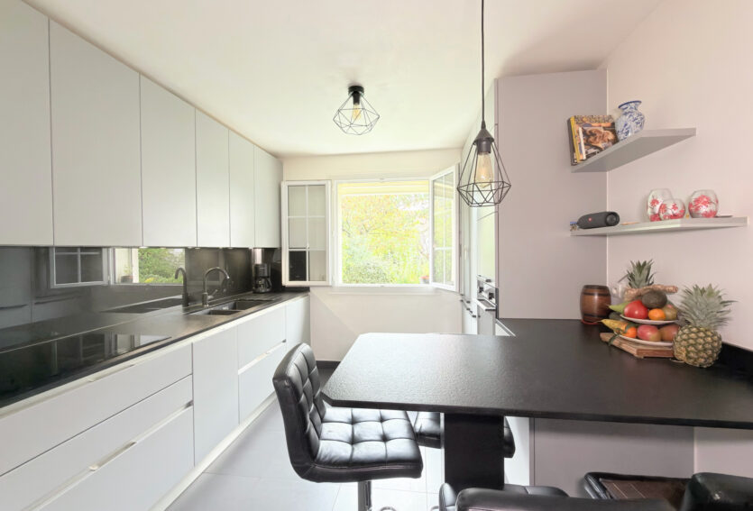 Maison familiale non mitoyenne de 140 m2 habitables, 4 chambres,