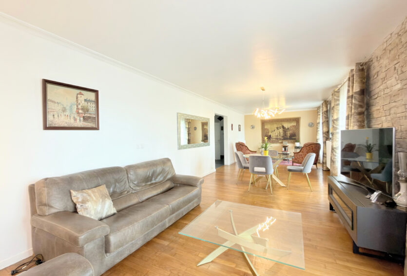 Maison familiale non mitoyenne de 140 m2 habitables, 4 chambres,