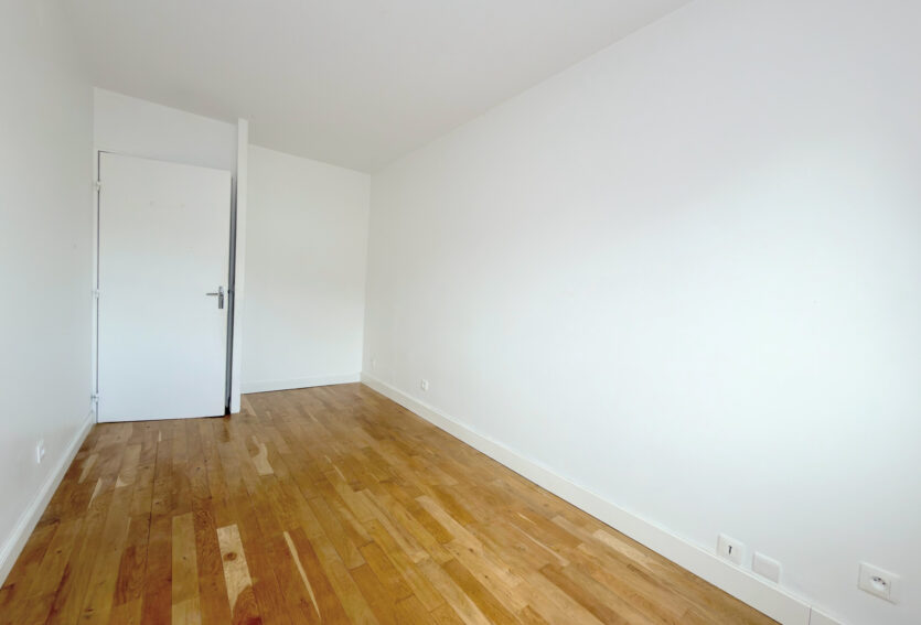 3 pièces avec parking, dernier étage, cœur de ville DPE C