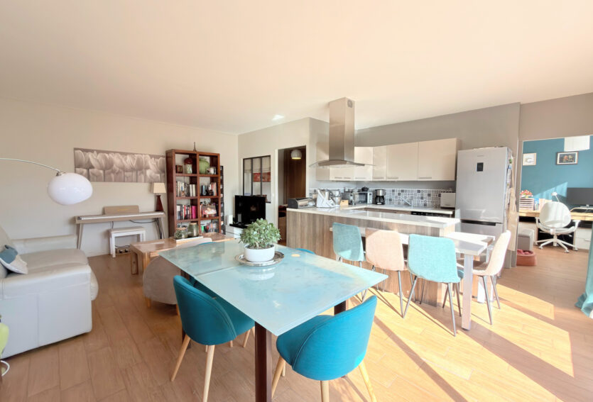 Appartement 4 pièces avec terrasse et box