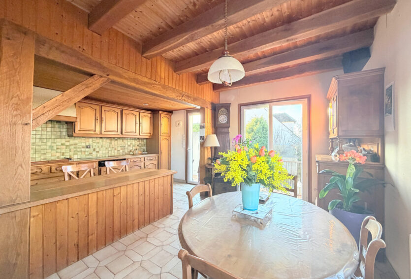 MAISON 4 CHAMBRES AU CALME À PROXIMITÉ DE LA PLACE BESCHE