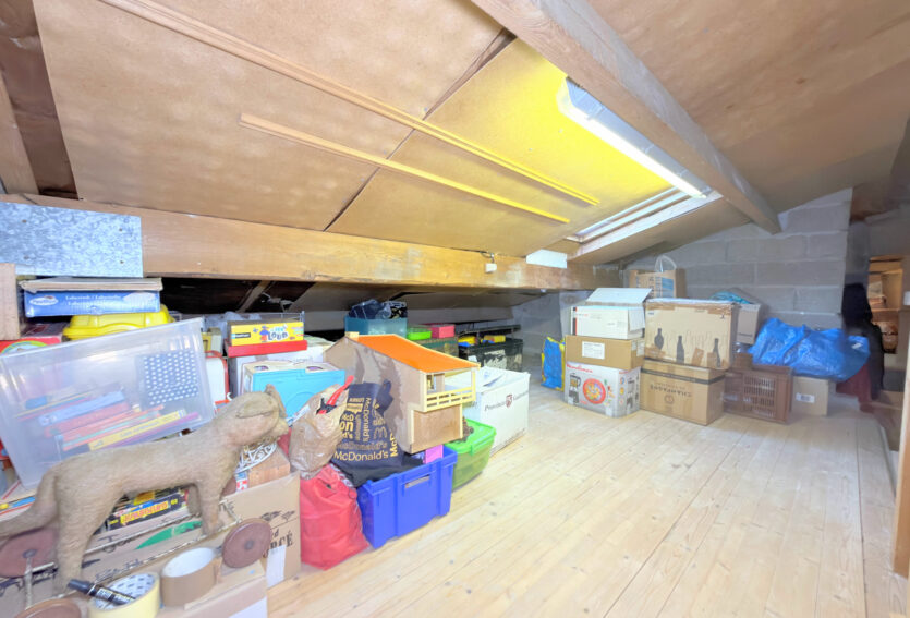 MAISON 4 CHAMBRES AU CALME À PROXIMITÉ DE LA PLACE BESCHE