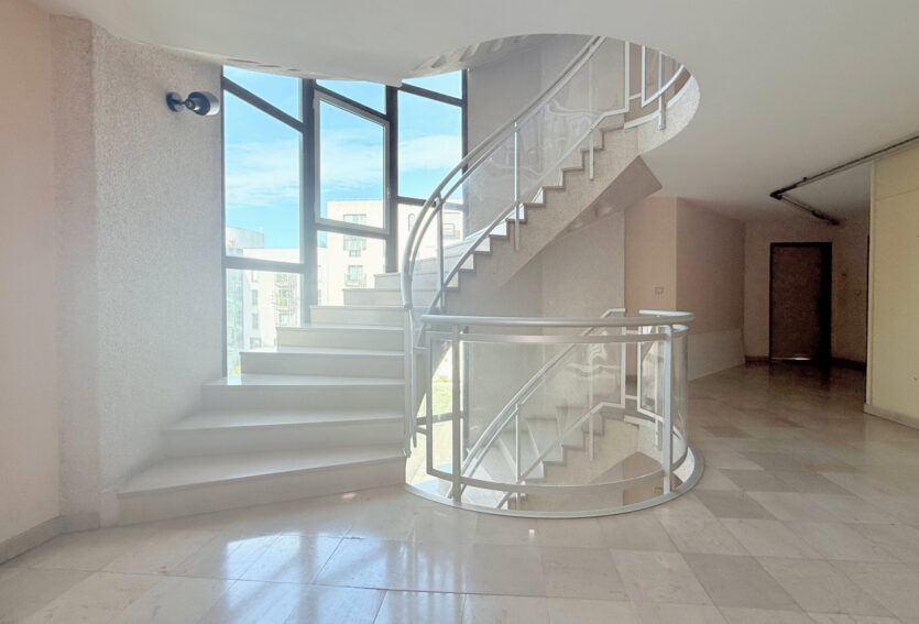 Appartement 116.3 m2 Puteaux limite Suresnes