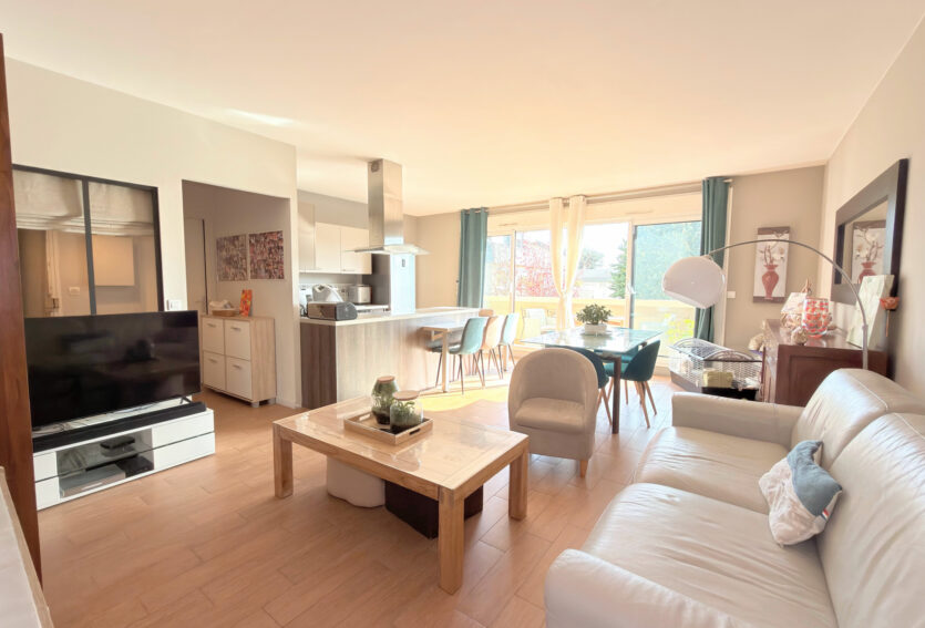 Appartement 4 pièces avec terrasse et box