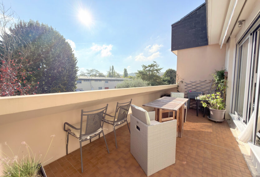 Appartement 4 pièces avec terrasse et box