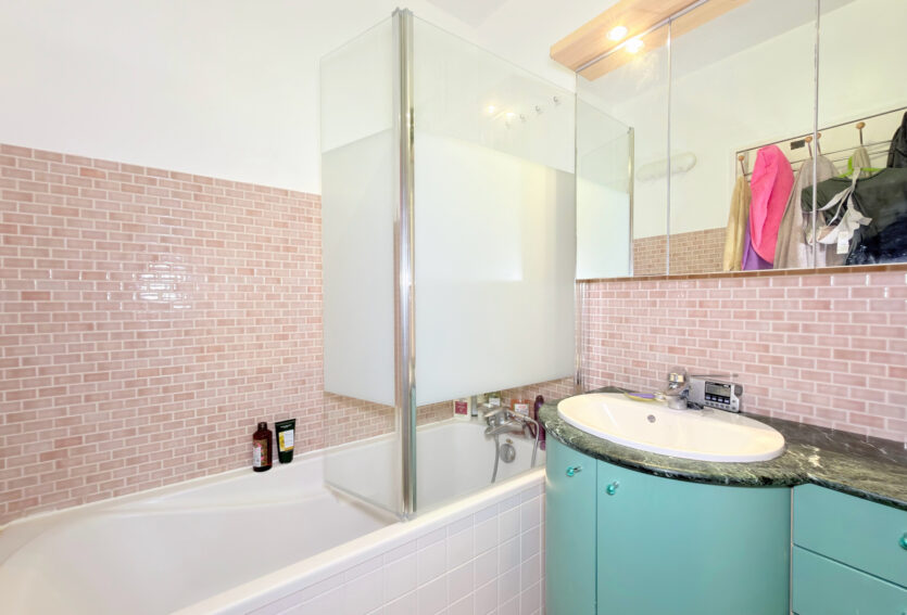 Appartement 4 pièces avec terrasse et box