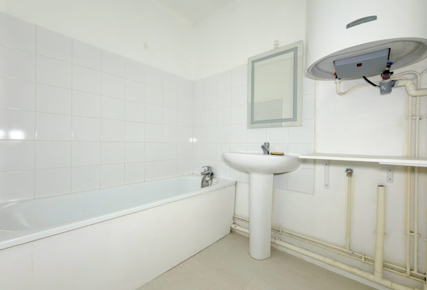 3 pièces avec parking, dernier étage, cœur de ville DPE C