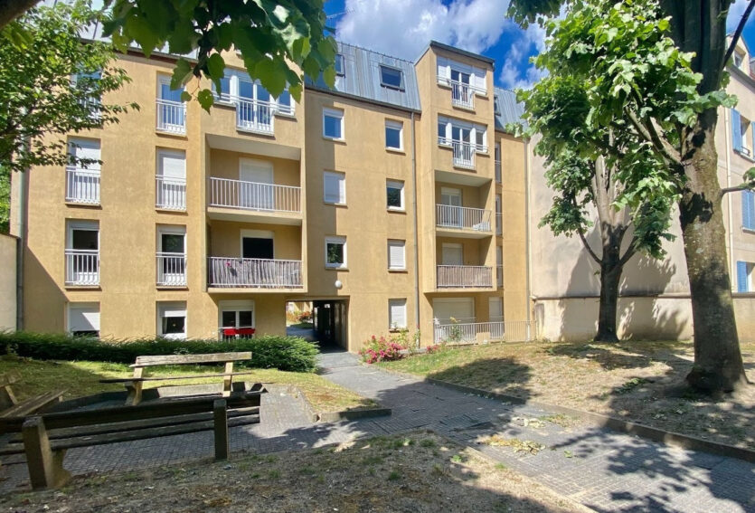 3 pièces avec parking, dernier étage, cœur de ville DPE C