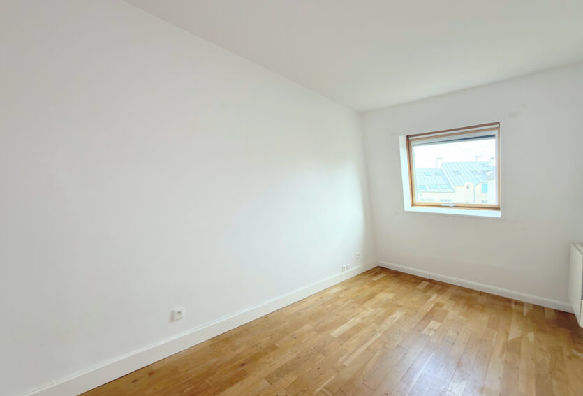 3 pièces avec parking, dernier étage, cœur de ville DPE C