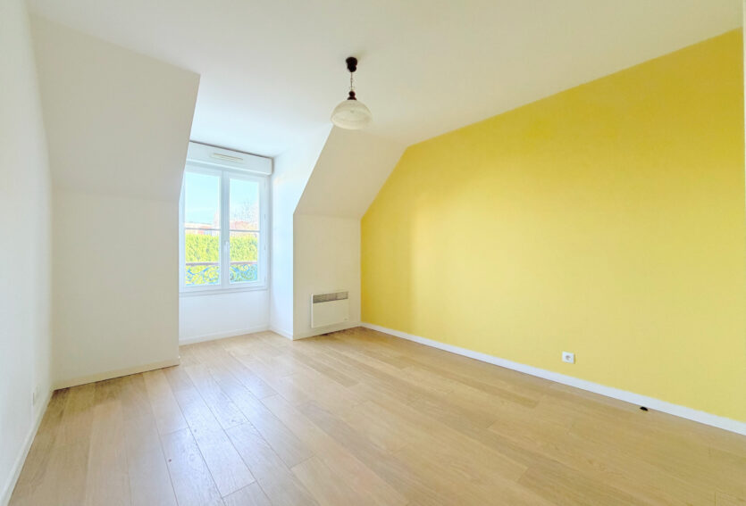 Maison Buzenval DPE C, 4 chambres, jardin, garage et sous-sol