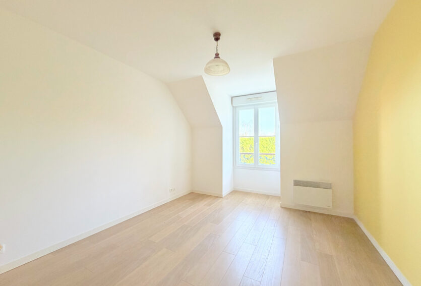 Maison Buzenval DPE C, 4 chambres, jardin, garage et sous-sol