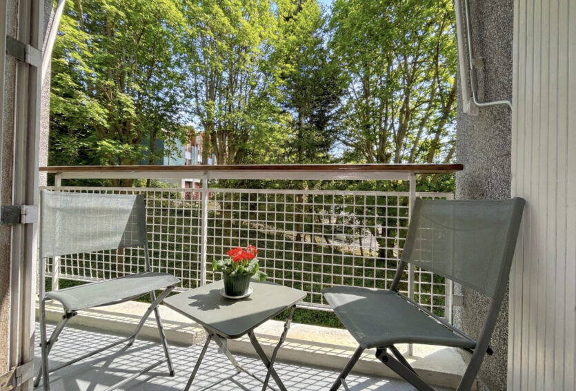 Grand 2 pièces traversant de 54 m2 et cave