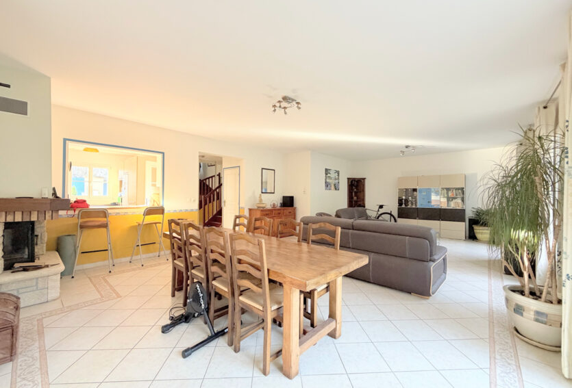 Maison Buzenval DPE C, 4 chambres, jardin, garage et sous-sol