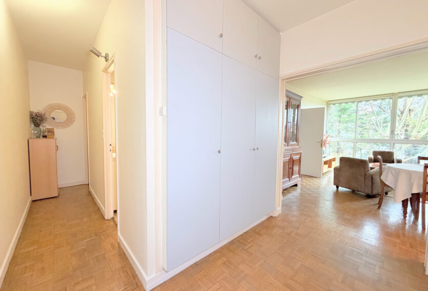 Grand 2 pièces traversant de 54 m2 et cave