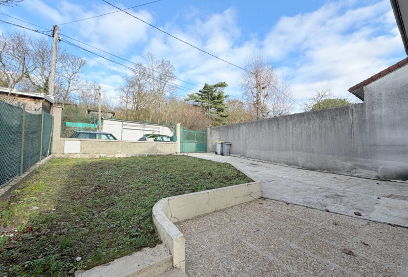 Maison limite Suresnes Parcelle 367 m2