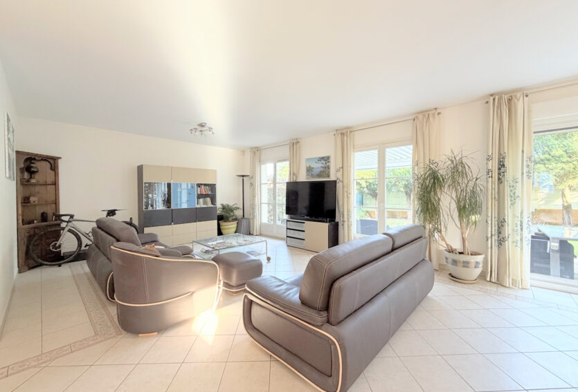 Maison Buzenval DPE C, 4 chambres, jardin, garage et sous-sol