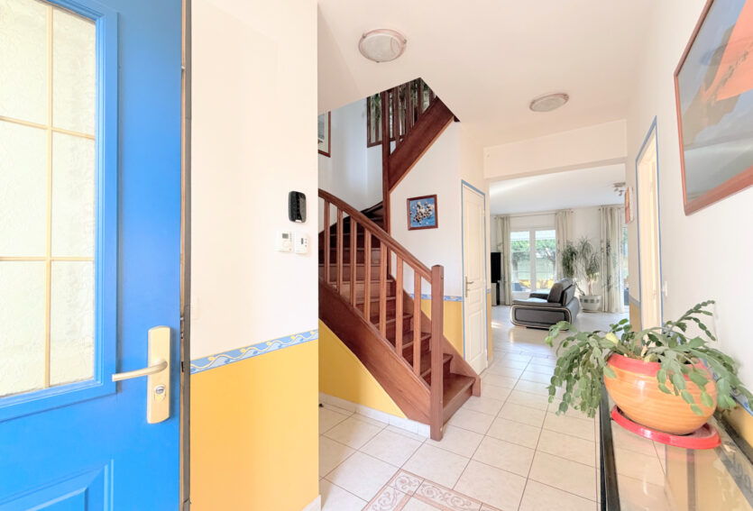 Maison Buzenval DPE C, 4 chambres, jardin, garage et sous-sol