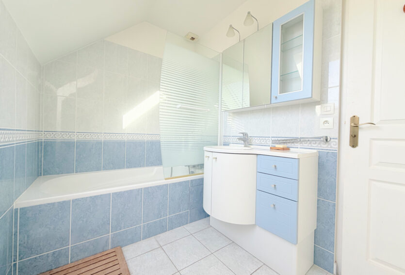 Maison Buzenval DPE C, 4 chambres, jardin, garage et sous-sol