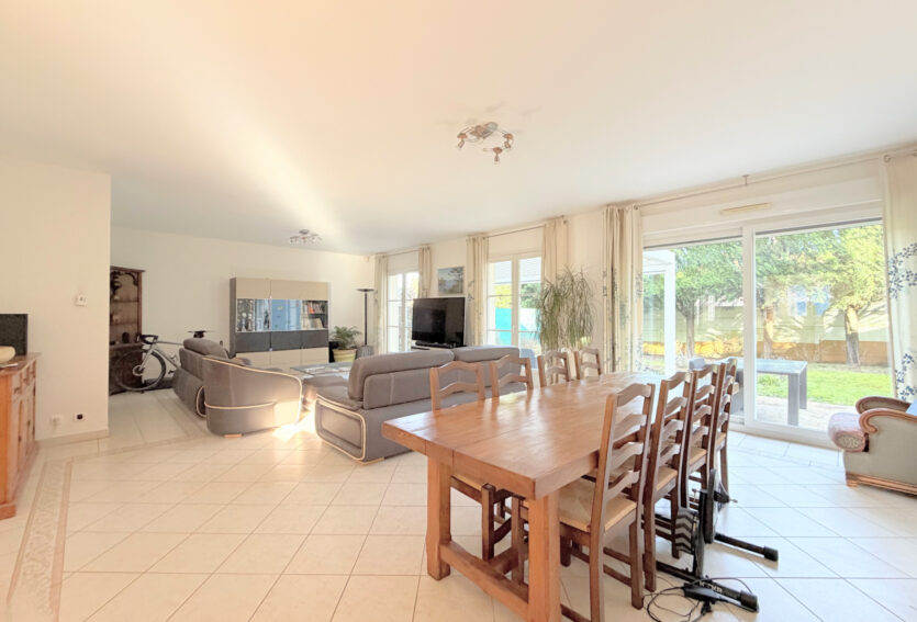 Maison Buzenval DPE C, 4 chambres, jardin, garage et sous-sol