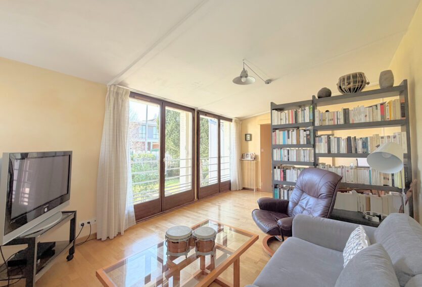 MAISON ENTRE CENTRE-VILLE ET RER A – PARCELLE DE 602 m2