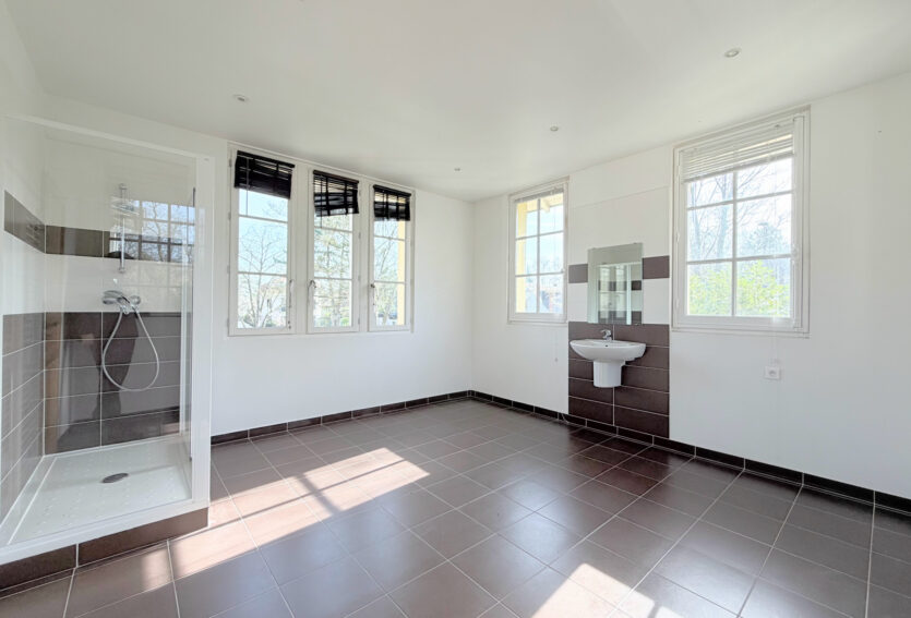 Demeure de 412 m2 habitables, parcelle de 3 000 m2 Parc de la Malmaison