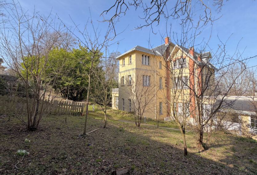 Demeure de 412 m2 habitables, parcelle de 3 000 m2 Parc de la Malmaison