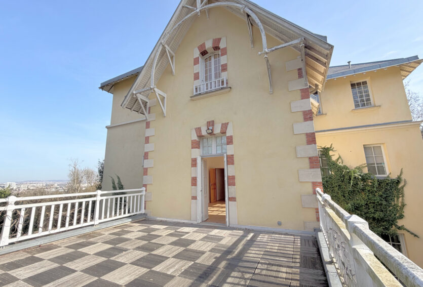 Demeure de 412 m2 habitables, parcelle de 3 000 m2 Parc de la Malmaison