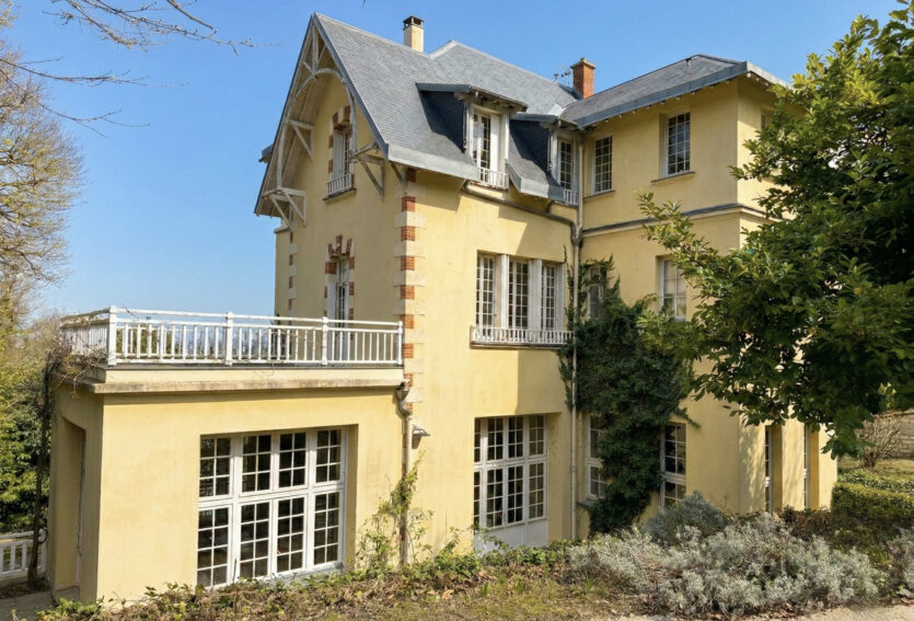 Demeure de 412 m2 habitables, parcelle de 3 000 m2 Parc de la Malmaison